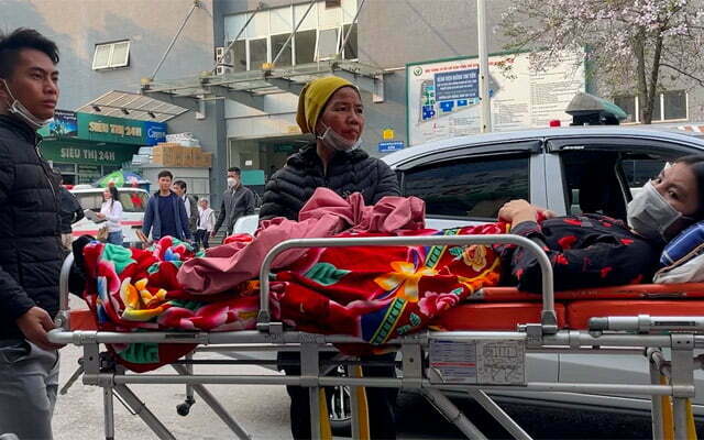 Bệnh viện Việt Đức thông báo hạn chế tối đa mổ phiên, ưu tiên mổ cấp cứu từ 1/3. Ảnh: N.L
